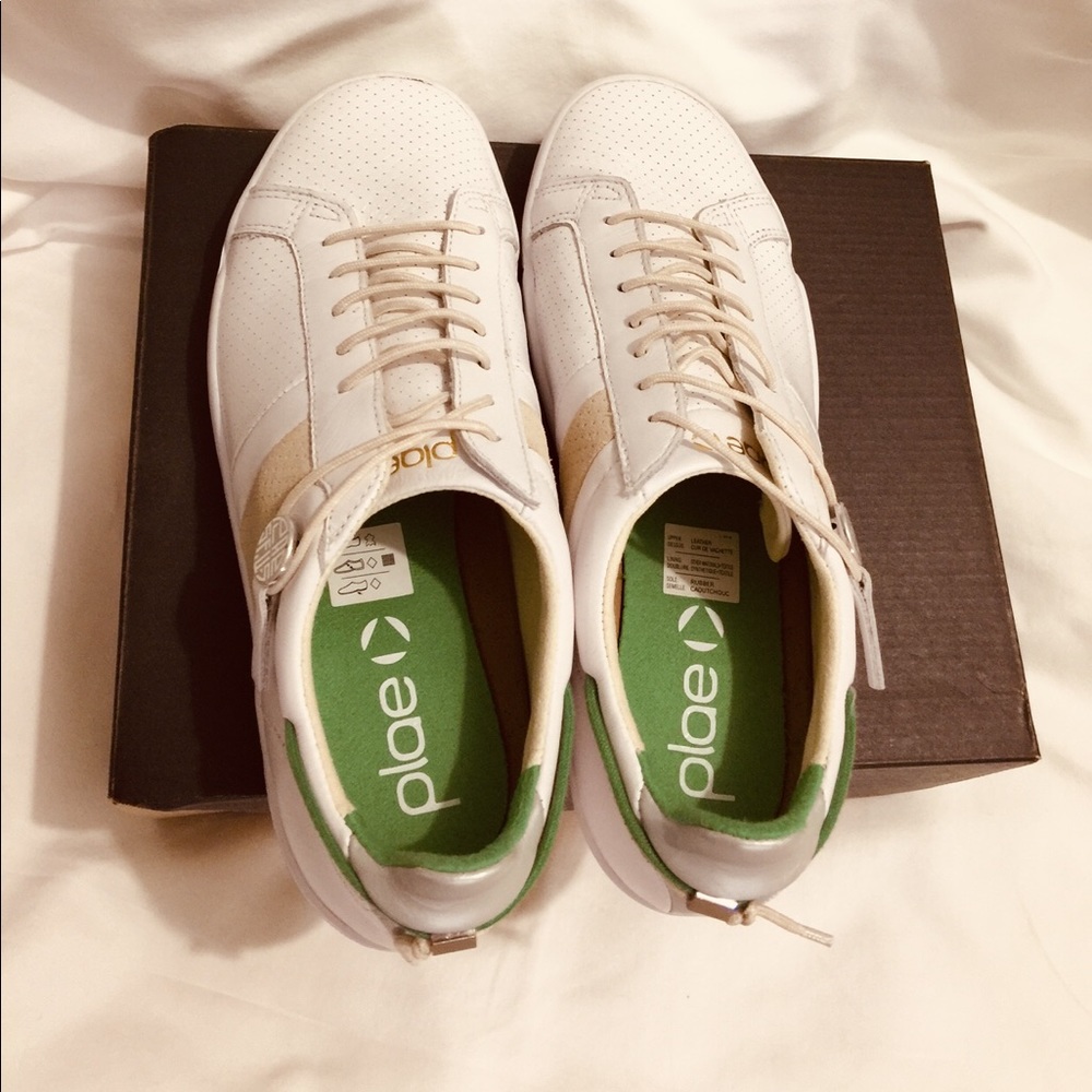 Plae Women’s Shoes “Mulberry”.